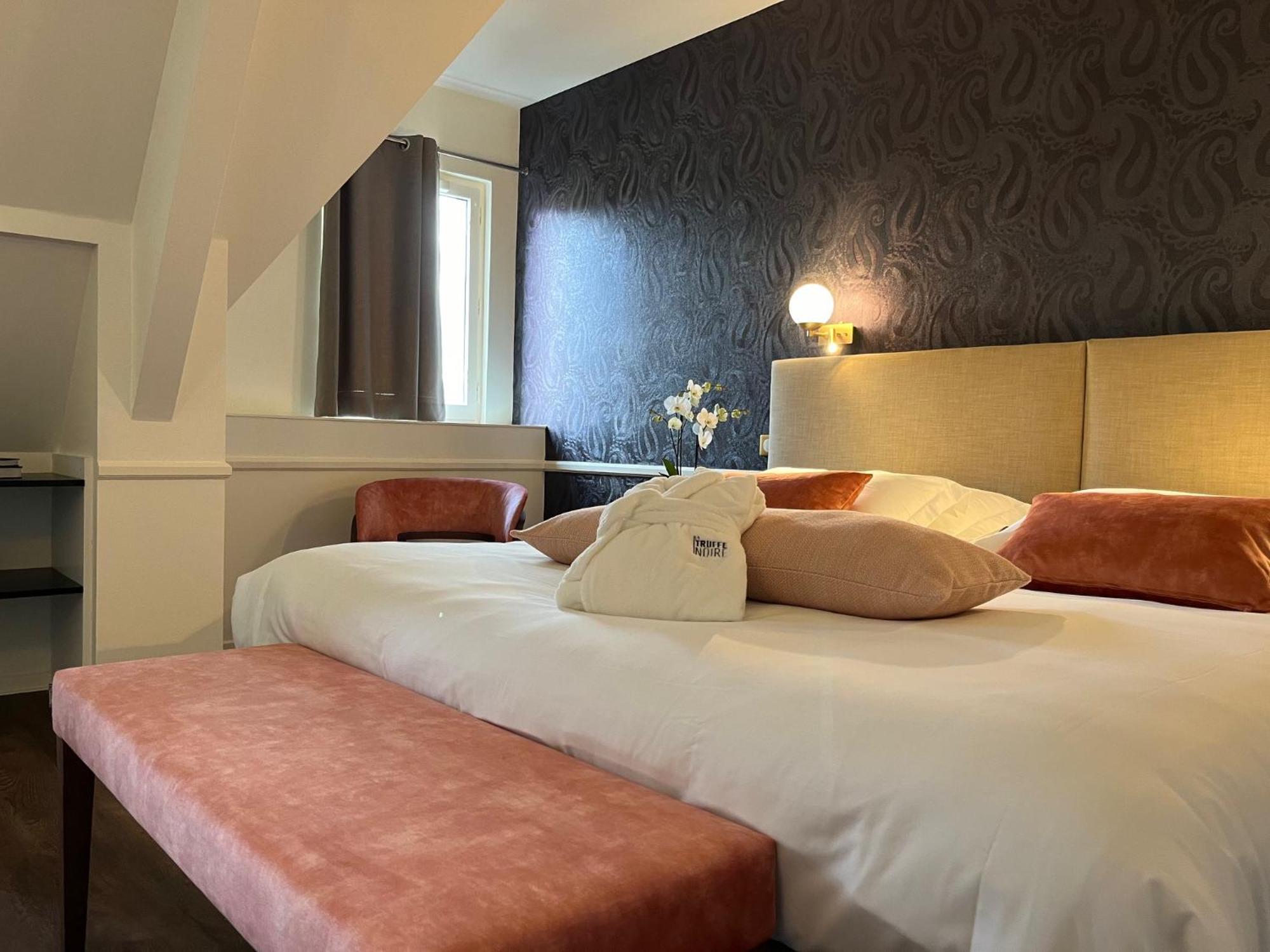 Hotel La Truffe Noire Brive-la-Gaillarde Esterno foto