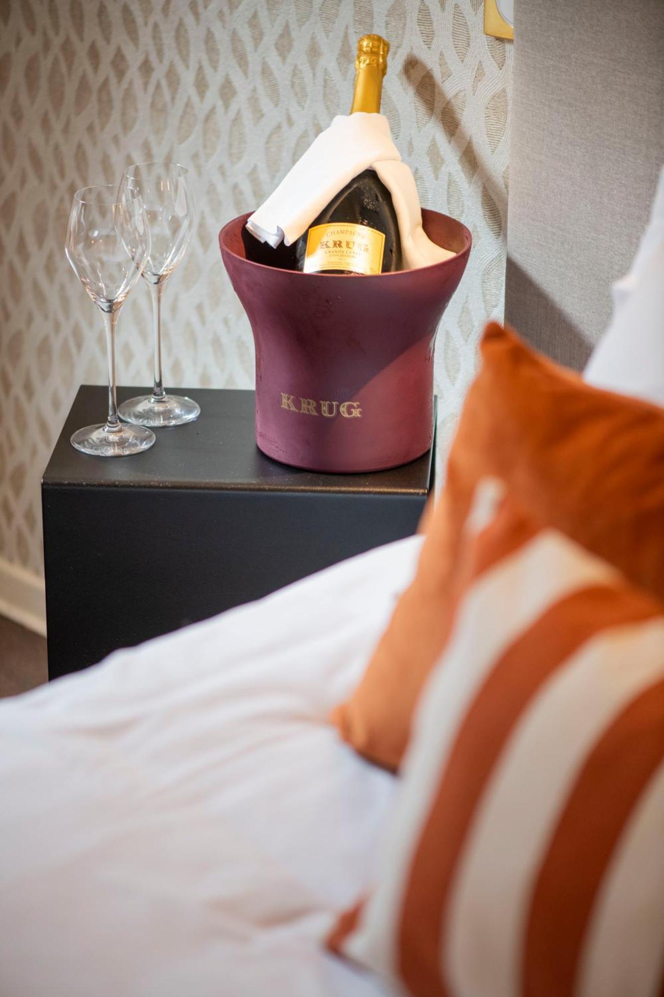 Hotel La Truffe Noire Brive-la-Gaillarde Esterno foto